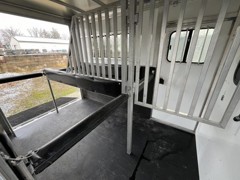 2019 Sundowner Charter 2 Horse Charter Bumper Pull - Image 6