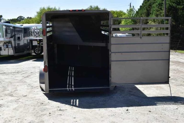 2017 CM 3HSLBP 3 Horse Trailer - Image 8