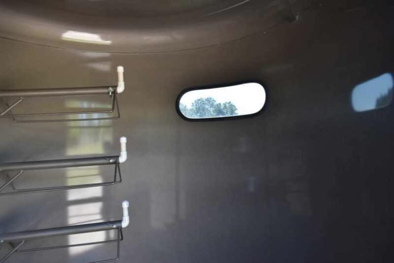 2017 CM 3HSLBP 3 Horse Trailer - Image 5