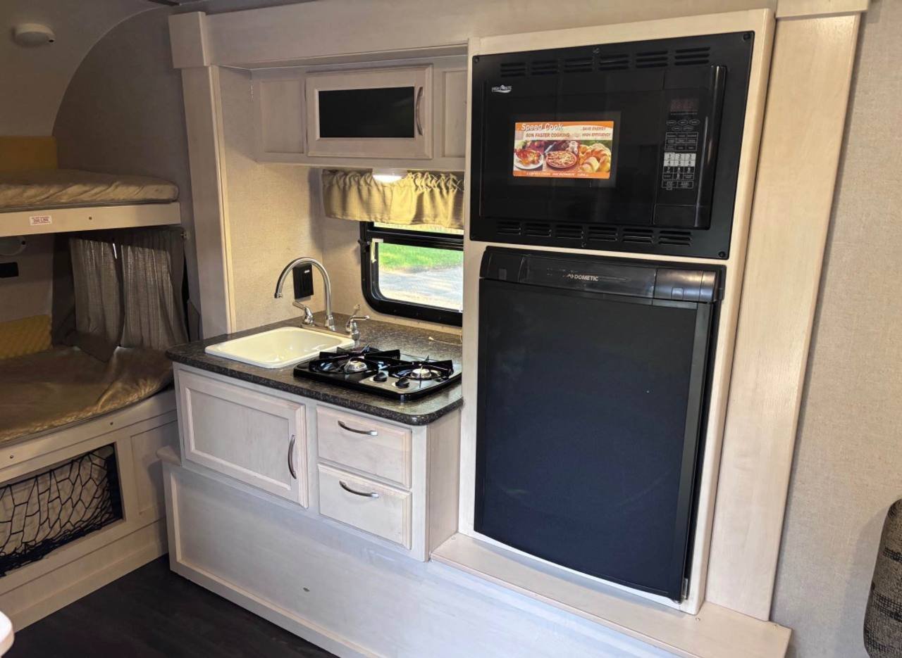 Winnebago Minnie Drop 20188 - Image 3