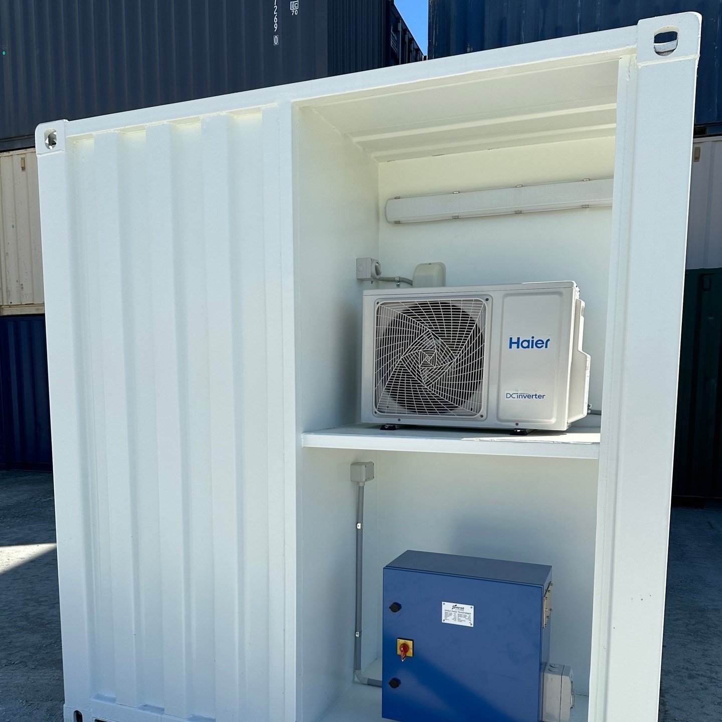 White 10 foot Container For Sale - Image 3